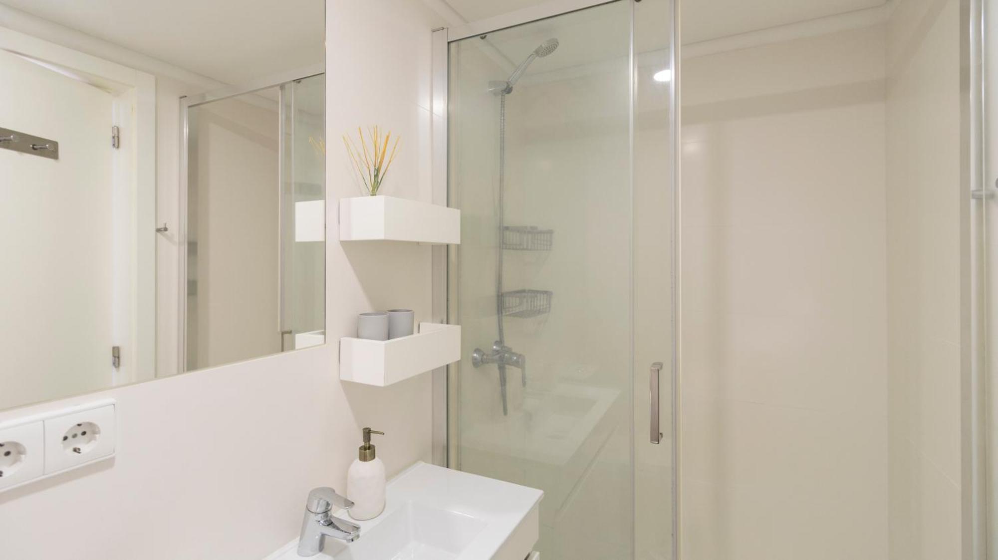 City Center Duplex W Patio By Lovelystay بورتو المظهر الخارجي الصورة